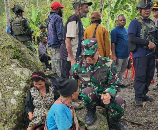 Aksi Biadab OPM Bunuh Guru dan Aniaya Nakes, Dandim Yahukimo: Kami Mengutuk Keras! Aksi Biadab OPM Bunuh Guru dan Aniaya Nakes, Dandim Yahukimo: Kami Mengutuk Keras!