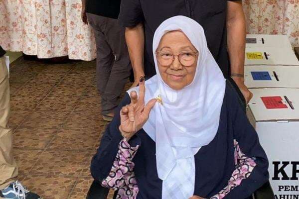 Kondisi Terakhir Bunda Iffet sebelum Meninggal, Sempat Dirawat Intensif Kondisi Terakhir Bunda Iffet sebelum Meninggal, Sempat Dirawat Intensif