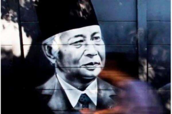 Layakkah Soeharto Diberi Gelar Pahlawan Nasional? Layakkah Soeharto Diberi Gelar Pahlawan Nasional?