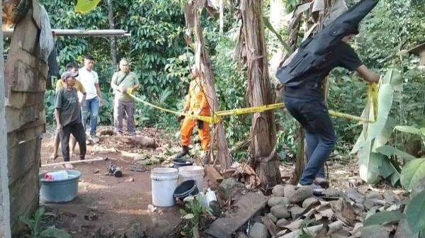 Naas! Bocah 5 Tahun Tewas Usai Tercebur ke Sumur Tua Naas! Bocah 5 Tahun Tewas Usai Tercebur ke Sumur Tua