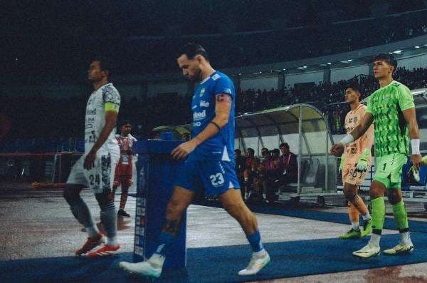Marc Klok Akui Main Buruk di Laga Persib Bandung vs Bali United Marc Klok Akui Main Buruk di Laga Persib Bandung vs Bali United