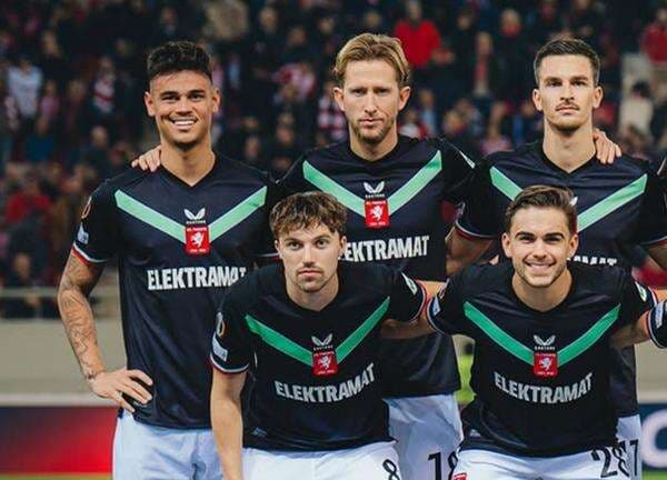 Jelang Mees Hilgers Cs Hadapi Heracles, Pelatih FC Twente Beberkan Harapannya Jelang Mees Hilgers Cs Hadapi Heracles, Pelatih FC Twente Beberkan Harapannya