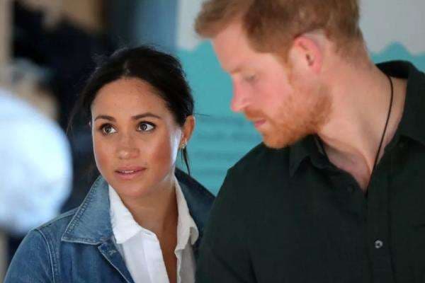 Meghan Markle Sebut Pangeran Harry sebagai Beban Meghan Markle Sebut Pangeran Harry sebagai Beban