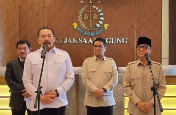 Mendes Ngadu ke Jaksa Agung soal Dana Desa Dipakai Buat Judol Mendes Ngadu ke Jaksa Agung soal Dana Desa Dipakai Buat Judol