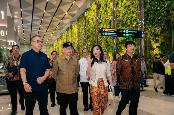 Menhub Ungkap Lonjakan Penumpang Pesawat pada Mudik Lebaran 2025 Menhub Ungkap Lonjakan Penumpang Pesawat pada Mudik Lebaran 2025