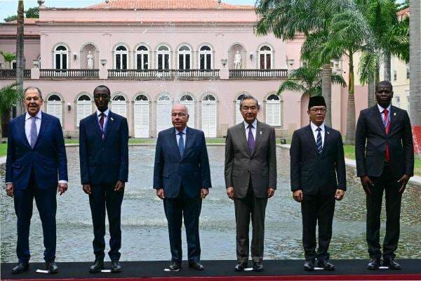 Menlu BRICS Berkumpul di Brasil, Bahas Ancaman Tarif Trump Menlu BRICS Berkumpul di Brasil, Bahas Ancaman Tarif Trump