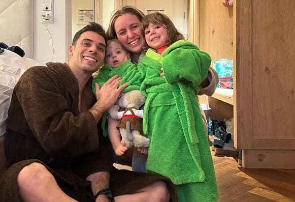 Kisah Pembalap MotoGP Miguel Oliveira Jatuh Hati dengan Adik Sendiri, Cinta Terlarang Berujung Pernikahan Kisah Pembalap MotoGP Miguel Oliveira Jatuh Hati dengan Adik Sendiri, Cinta Terlarang Berujung Pernikahan