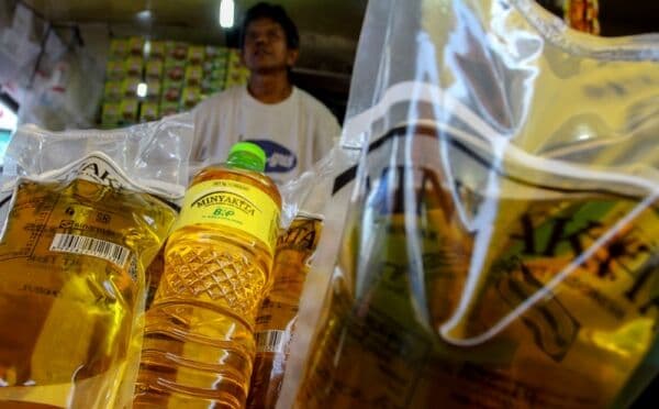 Mendag Sebut Produsen Minyakita Kurangi Takaran Tutup Pabrik di Depok, Kini Diburu hingga Karawang Mendag Sebut Produsen Minyakita Kurangi Takaran Tutup Pabrik di Depok, Kini Diburu hingga Karawang