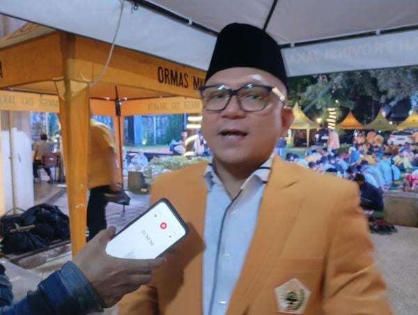 Basri Baco Targetkan Kursi DPRD DKI dari Ormas Sayap Golkar Naik 2 Kali Lipat Basri Baco Targetkan Kursi DPRD DKI dari Ormas Sayap Golkar Naik 2 Kali Lipat
