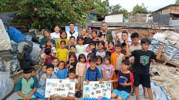 MNC Peduli dan Park Hyatt Jakarta Beri Edukasi dan Salurkan Makanan untuk Warga Lebak Bulus MNC Peduli dan Park Hyatt Jakarta Beri Edukasi dan Salurkan Makanan untuk Warga Lebak Bulus