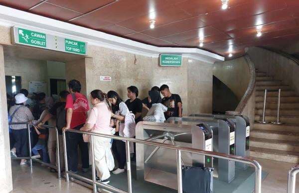 Pengunjung Keluhkan Antrean Tugu Monas, Pengelola Buka Suara Pengunjung Keluhkan Antrean Tugu Monas, Pengelola Buka Suara