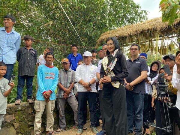 Resmikan Bantuan Akses Air Bersih di Banten, Miss Indonesia Harap Warga Hidup Lebih Sehat Resmikan Bantuan Akses Air Bersih di Banten, Miss Indonesia Harap Warga Hidup Lebih Sehat