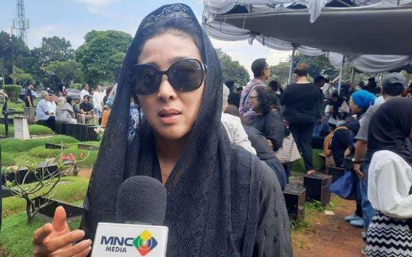 Olivia Zalianty akan Wujudkan Mimpi Ray Sahetapy untuk Garap Film Tuna Rungu Olivia Zalianty akan Wujudkan Mimpi Ray Sahetapy untuk Garap Film Tuna Rungu