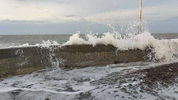 Waspada! Banjir Rob Berpotensi Terjadi akibat Fenomena Super New Moon Waspada! Banjir Rob Berpotensi Terjadi akibat Fenomena Super New Moon