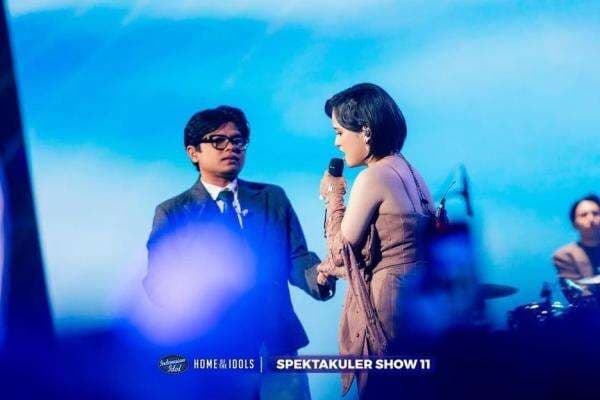 Panggung Spekta 11 Indonesian Idol XIII Gempar, Finalis Tampil Memukau Bersama Juicy Luicy Panggung Spekta 11 Indonesian Idol XIII Gempar, Finalis Tampil Memukau Bersama Juicy Luicy