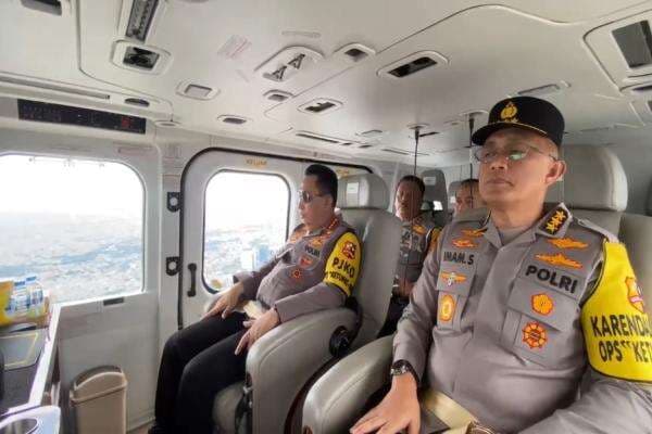 Pantau Jalur Mudik lewat Udara, Kapolri: Tol Japek Ramai Lancar Pantau Jalur Mudik lewat Udara, Kapolri: Tol Japek Ramai Lancar