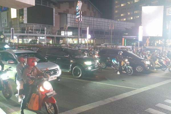 Pantauan Jalur Mudik Arteri Kalimalang Arah Pantura, Pemudik Mulai Berkurang Didominasi Pemotor Pantauan Jalur Mudik Arteri Kalimalang Arah Pantura, Pemudik Mulai Berkurang Didominasi Pemotor