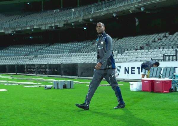 Ogah Main Bertahan, Patrick Kluivert Tegaskan Timnas Indonesia Tampil Agresif saat Lawan Bahrain! Ogah Main Bertahan, Patrick Kluivert Tegaskan Timnas Indonesia Tampil Agresif saat Lawan Bahrain!