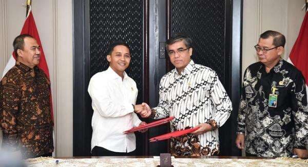 Menhut Raja Juli:Lapangan Kerja dan Pemberdayaan Petani Hutan Semakin Luas ke Depan Menhut Raja Juli:Lapangan Kerja dan Pemberdayaan Petani Hutan Semakin Luas ke Depan