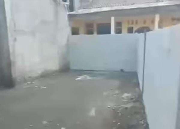 Viral Rumah Lansia di Tangerang Ditembok Tetangga hingga Tak Bisa Check Up ke RS Viral Rumah Lansia di Tangerang Ditembok Tetangga hingga Tak Bisa Check Up ke RS