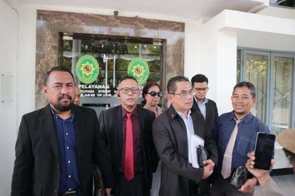 Pengacara TIPU UGM yang Gugat Jokowi soal Ijazah Jadi Tersangka Pemalsuan Dokumen Pengacara TIPU UGM yang Gugat Jokowi soal Ijazah Jadi Tersangka Pemalsuan Dokumen