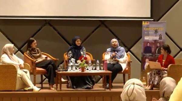 Refleksi di Seminar UI, Sri Gusni: Perempuan Bisa Memimpin Lewat Keberanian ala Kartini Masa Kini Refleksi di Seminar UI, Sri Gusni: Perempuan Bisa Memimpin Lewat Keberanian ala Kartini Masa Kini