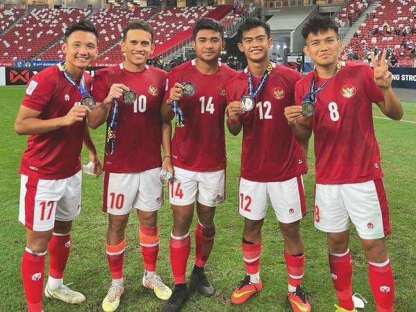 Piala AFF 2024: Shin Tae-yong Beri Sinyal Pratama Arhan dan Asnawi Mangkualam Starter di Laga Timnas Indonesia vs Filipina Piala AFF 2024: Shin Tae-yong Beri Sinyal Pratama Arhan dan Asnawi Mangkualam Starter di Laga Timnas Indonesia vs Filipina