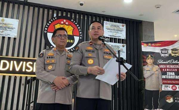 Kapolsek dan 2 Polisi Tewas Diduga Ditembak Oknum TNI Dapat Kenaikan Pangkat Luar Biasa Kapolsek dan 2 Polisi Tewas Diduga Ditembak Oknum TNI Dapat Kenaikan Pangkat Luar Biasa