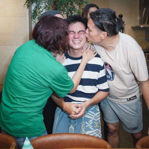 Potret Baim Wong Rayakan Ulang Tahun ke-44 Bersama Teman dan Keluarga Usai Cerai dari Paula Potret Baim Wong Rayakan Ulang Tahun ke-44 Bersama Teman dan Keluarga Usai Cerai dari Paula