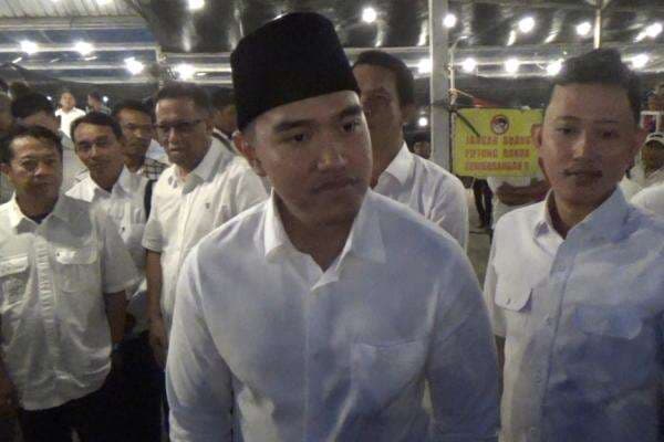 Prabowo Bertemu Megawati, Kaesang Berharap Politik Indonesia Lebih Adem Prabowo Bertemu Megawati, Kaesang Berharap Politik Indonesia Lebih Adem