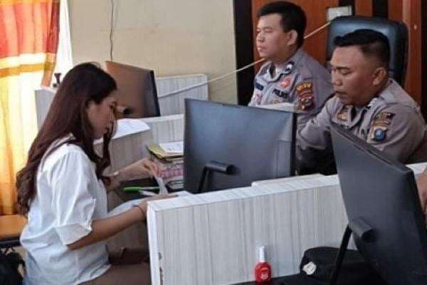 Pramugari Wings Air Laporkan Anggota DPRD Sumut ke Polisi Buntut Cekcok di Pesawat Pramugari Wings Air Laporkan Anggota DPRD Sumut ke Polisi Buntut Cekcok di Pesawat