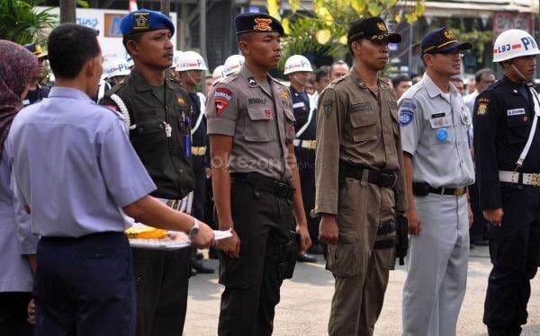 4 Profesi yang Jarang Libur Saat Lebaran, Salah Satunya Wartawan 4 Profesi yang Jarang Libur Saat Lebaran, Salah Satunya Wartawan