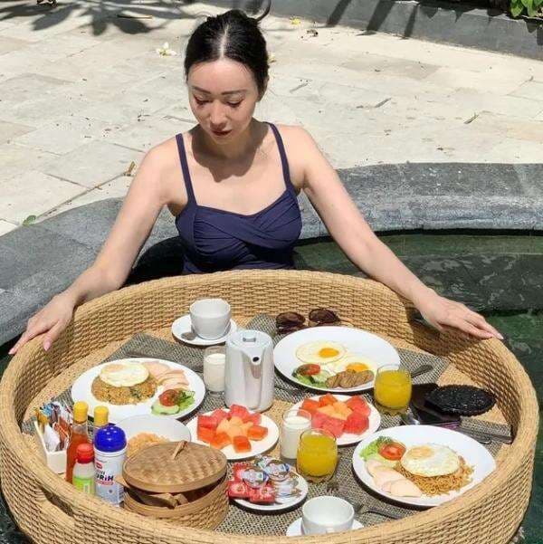 Profil dan Potret Susana Rahardjo, Ibunda Livy Renata yang Diduga Dapat Mobil Mewah dari Hasil Donasi Profil dan Potret Susana Rahardjo, Ibunda Livy Renata yang Diduga Dapat Mobil Mewah dari Hasil Donasi