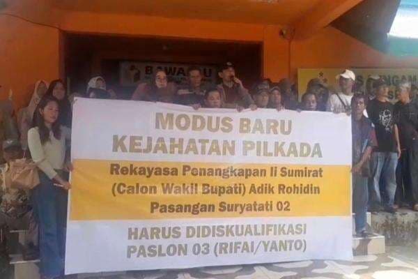 PSU Pilkada Bengkulu Selatan, Massa Pendukung 02 Geruduk Bawaslu PSU Pilkada Bengkulu Selatan, Massa Pendukung 02 Geruduk Bawaslu