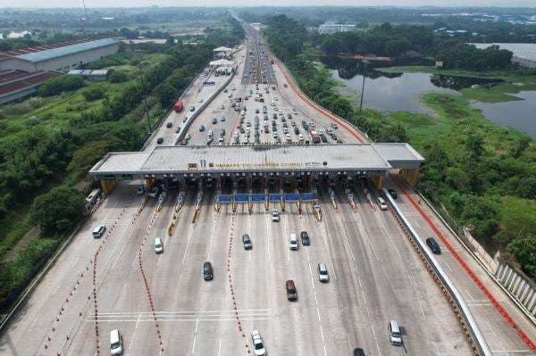 Puncak Arus Balik Hari Ini, Masih Ada 1,1 Juta Orang Belum Lakukan Perjalanan Puncak Arus Balik Hari Ini, Masih Ada 1,1 Juta Orang Belum Lakukan Perjalanan