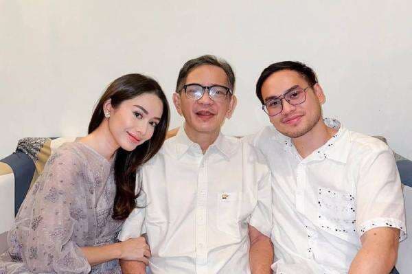 Jenazah Ray Sahetapy Tidak Langsung Dikuburkan, Tunggu Anak Pulang dari Amerika Serikat Jenazah Ray Sahetapy Tidak Langsung Dikuburkan, Tunggu Anak Pulang dari Amerika Serikat