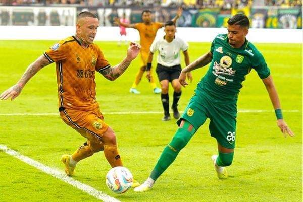Reaksi Keras Radja Nainggolan Usai Telan Kekalahan Pertama Kalinya di Liga 1 Reaksi Keras Radja Nainggolan Usai Telan Kekalahan Pertama Kalinya di Liga 1