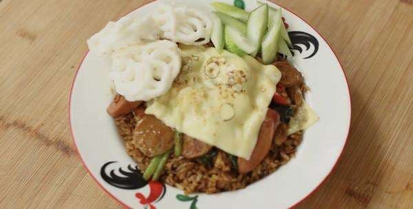 Bikin <i>Ngiler</i>! Ini Resep Nasi Goreng Gila yang Disantap Dara 2NE1 di Jakarta Bikin <i>Ngiler</i>! Ini Resep Nasi Goreng Gila yang Disantap Dara 2NE1 di Jakarta