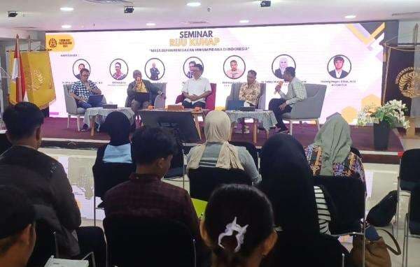 RUU KUHAP, Superioritas Penyidikan Dikhawatirkan Hilangkan Pengawasan dan Pemenuhan Hak Tersangka RUU KUHAP, Superioritas Penyidikan Dikhawatirkan Hilangkan Pengawasan dan Pemenuhan Hak Tersangka