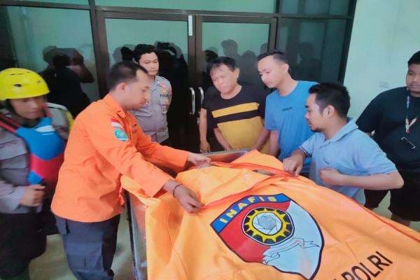 Satu dari Tiga Penumpang Avanza yang Terjun ke Sungai Lae Kombih Ditemukan Tewas Satu dari Tiga Penumpang Avanza yang Terjun ke Sungai Lae Kombih Ditemukan Tewas