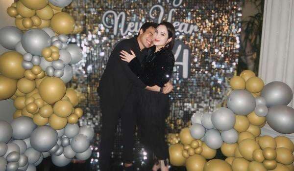 Satu Tahun Menikah, Chelsea Islan dan Rob Clinton Belum Kepikiran Punya Anak Satu Tahun Menikah, Chelsea Islan dan Rob Clinton Belum Kepikiran Punya Anak