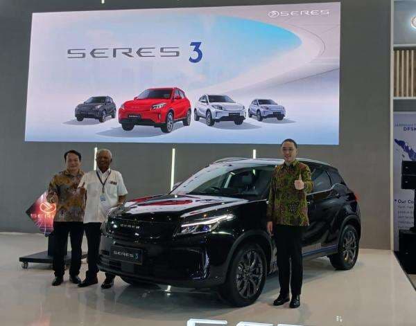 Seres 3 Meluncur di PEVS 2025, Harga Mulai Rp370 Juta Seres 3 Meluncur di PEVS 2025, Harga Mulai Rp370 Juta