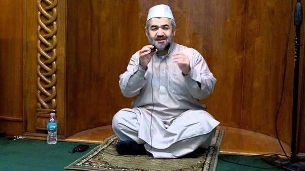 Siapa Ismet Akcin? Imam yang Dijuluki Syeikh Protein karena Mempopulerkan Push-up sambil Berzikir Siapa Ismet Akcin? Imam yang Dijuluki Syeikh Protein karena Mempopulerkan Push-up sambil Berzikir