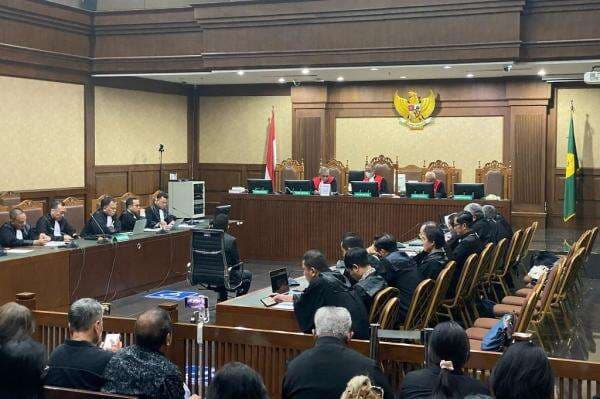 Hakim Tipikor Tolak Eksepsi Hasto, Sidang Tetap Dilanjutkan Hakim Tipikor Tolak Eksepsi Hasto, Sidang Tetap Dilanjutkan