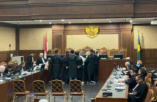 Pengacara Ronald Tannur Sempat Transfer Uang Rp2 Miliar ke Adiknya Pengacara Ronald Tannur Sempat Transfer Uang Rp2 Miliar ke Adiknya