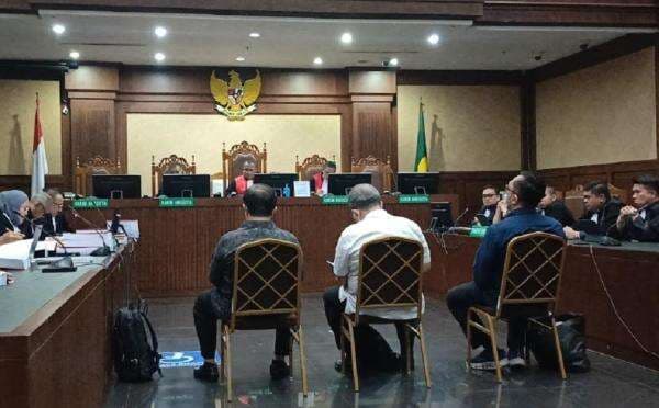 3 Hakim Pemberi Vonis Bebas Ronald Tannur Dituntut 9-12 Tahun Penjara 3 Hakim Pemberi Vonis Bebas Ronald Tannur Dituntut 9-12 Tahun Penjara