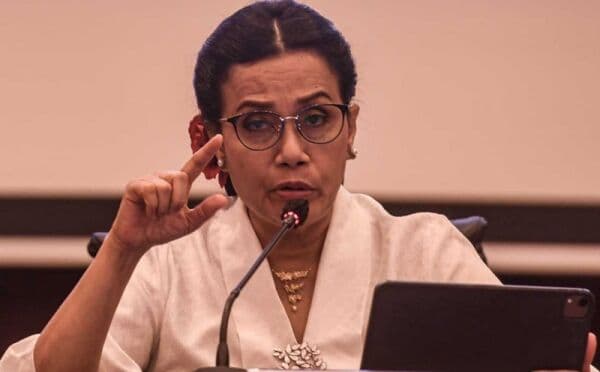 3 Fakta Sri Mulyani Bantah Mundur dari Kabinet Prabowo: Saya di Sini 3 Fakta Sri Mulyani Bantah Mundur dari Kabinet Prabowo: Saya di Sini