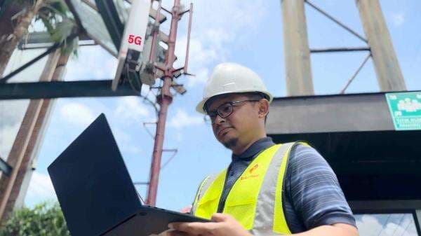 Telkomsel Akselerasi Lebih dari 200 BTS 5G di Surabaya, Kecepatan Maksimum Tembus 480 Mbps Telkomsel Akselerasi Lebih dari 200 BTS 5G di Surabaya, Kecepatan Maksimum Tembus 480 Mbps