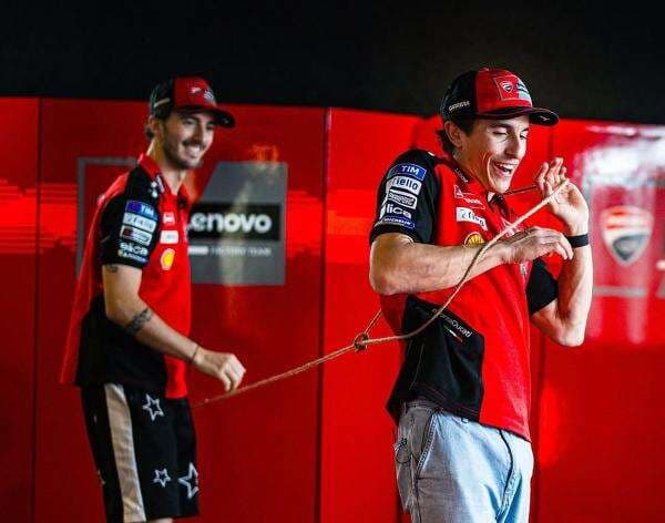 Tidak Ada yang Menyangka Marc Marquez Langsung Ungguli Francesco Bagnaia di MotoGP 2025 Tidak Ada yang Menyangka Marc Marquez Langsung Ungguli Francesco Bagnaia di MotoGP 2025