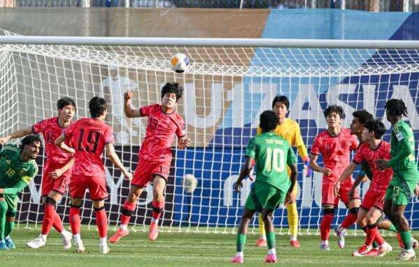 Hasil Timnas Arab Saudi U-17 vs Korea Selatan U-17 di Semifinal Piala Asia U-17 2025: The Green Falcons Menang Adu Penalti! Hasil Timnas Arab Saudi U-17 vs Korea Selatan U-17 di Semifinal Piala Asia U-17 2025: The Green Falcons Menang Adu Penalti!
